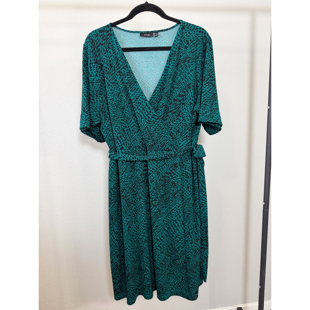 Apt 9 Woman Plus Size 1X Emerald Green Black Animal Print Wrap Midi Dress